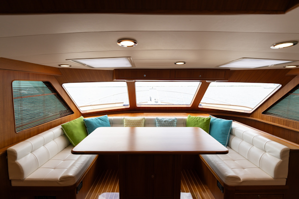 Marlow-Explorer 62E 2022-ANOTHER BUBBLE Punta Gorda-Florida-United States-Forward Dinette-6110773