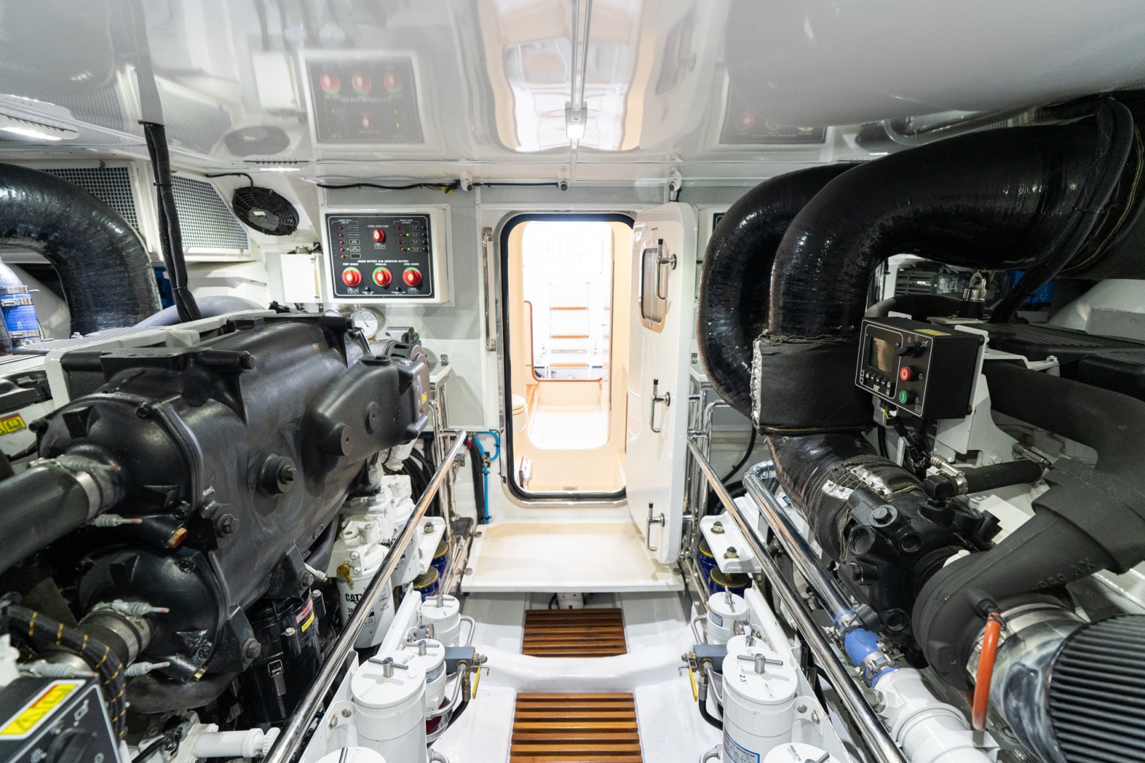 Marlow-Explorer 62E 2022-ANOTHER BUBBLE Punta Gorda-Florida-United States-Engine Room Facing Aft-6110833 | Thumbnail