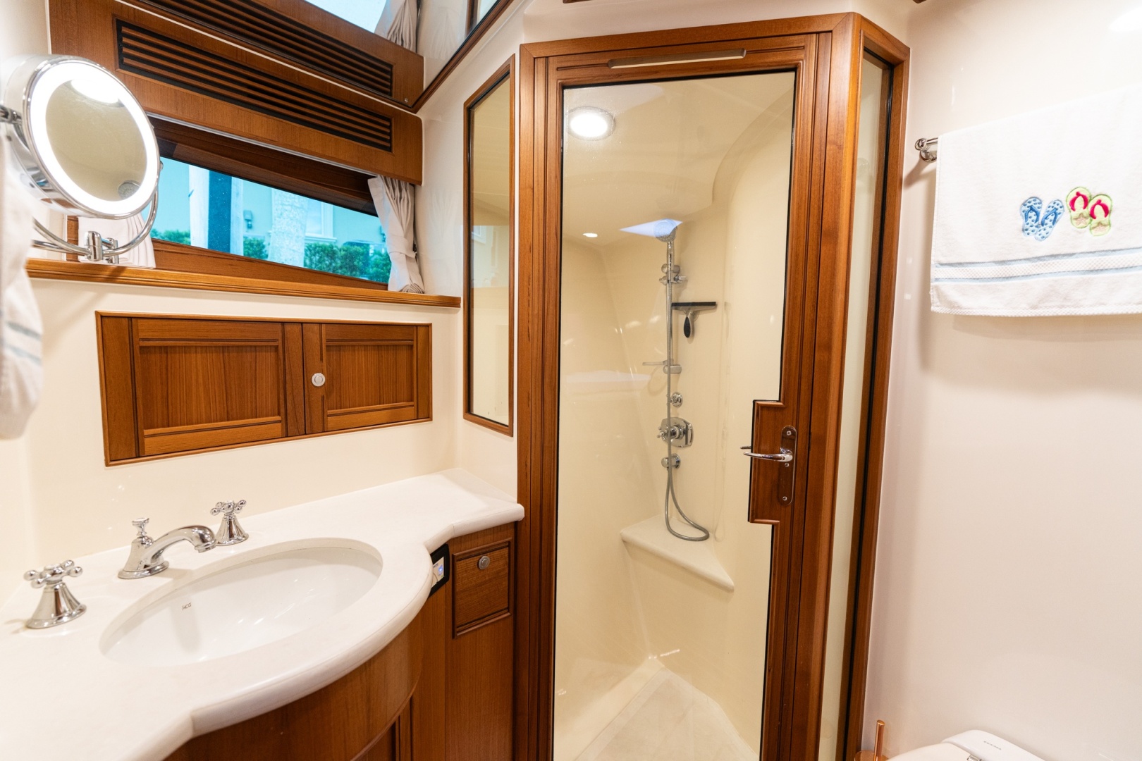 Marlow-Explorer 62E 2022-ANOTHER BUBBLE Punta Gorda-Florida-United States-VIP Head-6110781 | Thumbnail