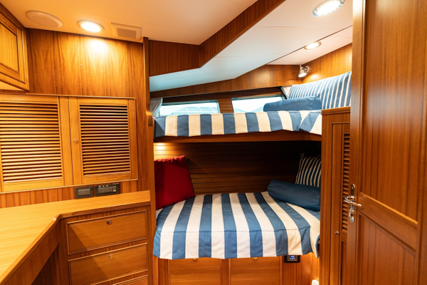 Marlow-Explorer 62E 2022-ANOTHER BUBBLE Punta Gorda-Florida-United States-Port Guest Bunkroom Facing Port-6110783