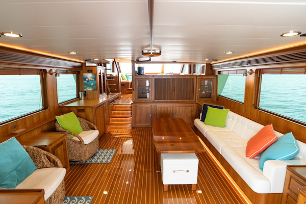 Marlow-Explorer 62E 2022-ANOTHER BUBBLE Punta Gorda-Florida-United States-Salon Facing Forward-6110755
