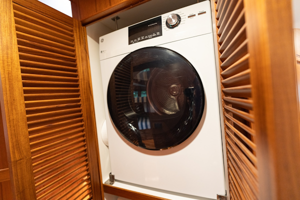 Marlow-Explorer 62E 2022-ANOTHER BUBBLE Punta Gorda-Florida-United States-Full Sized Stacked Washer & Dryer Units-6110784