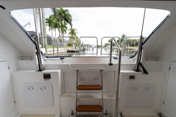 Marlow-Explorer 62E 2022-ANOTHER BUBBLE Punta Gorda-Florida-United States-Hydrolic Transom Garage Door-6110824