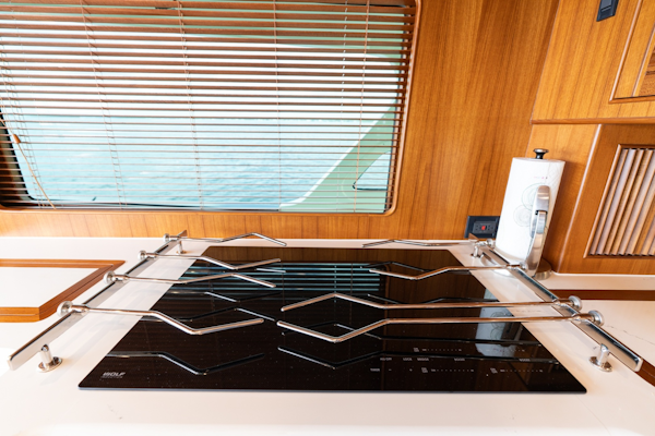 Marlow-Explorer 62E 2022-ANOTHER BUBBLE Punta Gorda-Florida-United States-Galley Cooktop-6110767