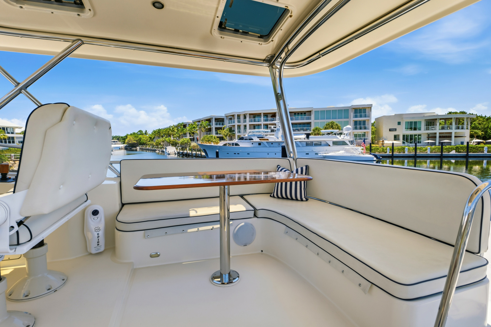 Hinckley-TALARIA 55MY 2007 -West Palm Beach-Florida-United States-6111052 | Thumbnail