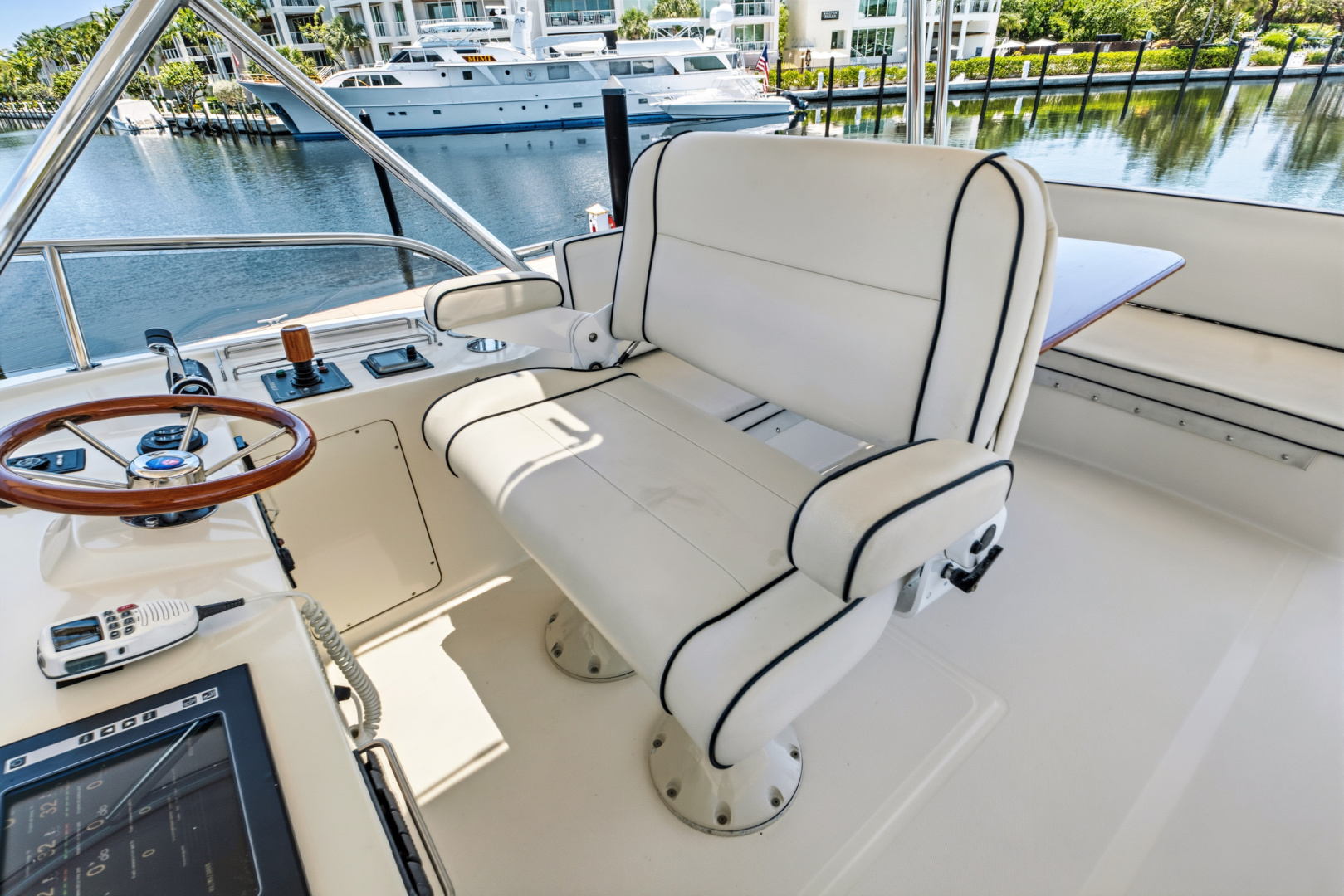 Hinckley-TALARIA 55MY 2007 -West Palm Beach-Florida-United States-6111103 | Thumbnail
