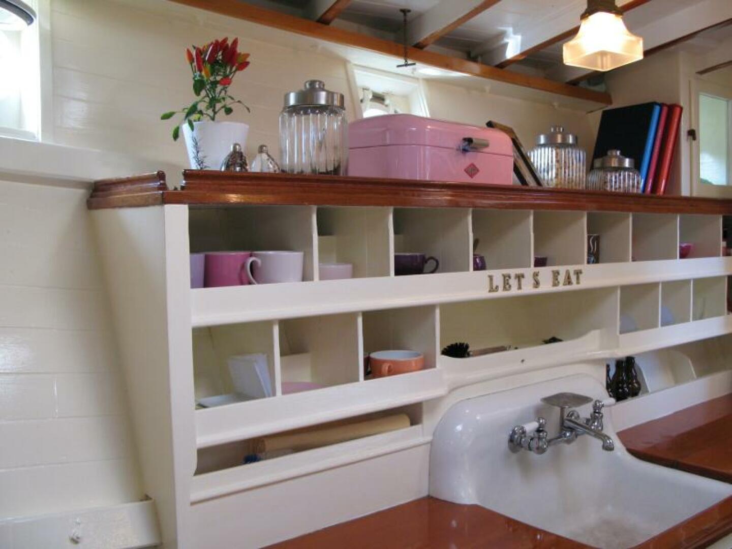 Monk 1934-NAN Düsseldorf-Germany-6111169 | Thumbnail