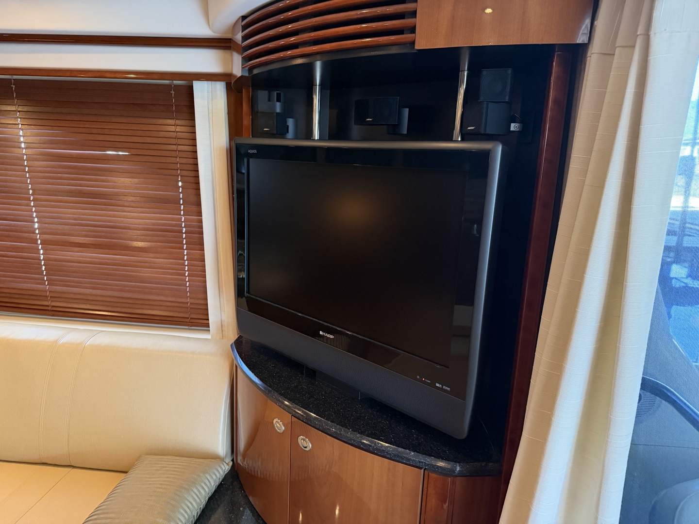 Sea Ray-52 SEDAN BRIDGE 2009 -Lake Ozark-Missouri-United States-6112072 | Thumbnail