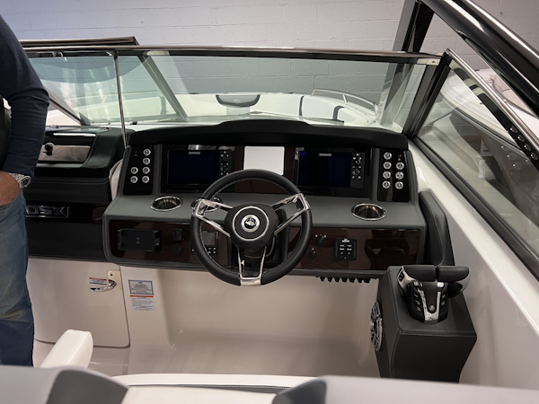 Chaparral-280 OSX 2023 -Lindenhurst-New York-United States-6112120