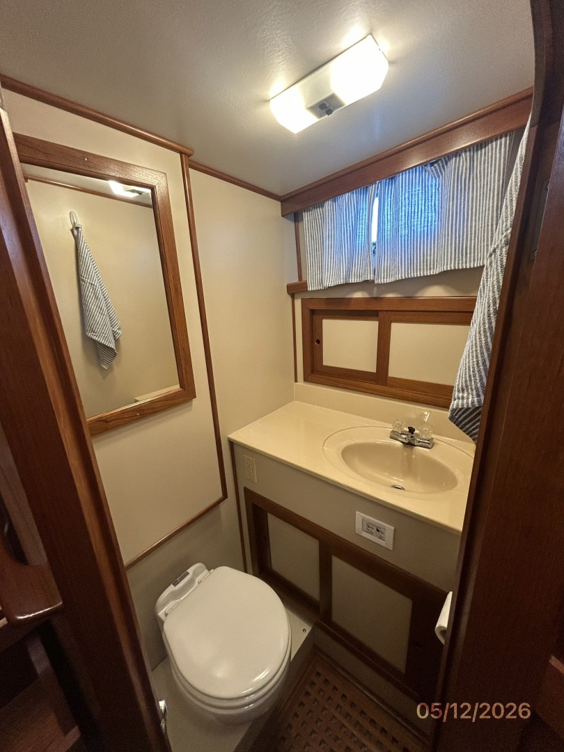 Monk-Double Cabin 2002-Til You Cant Bay City-Michigan-United States-36 Monk guest stateroom head-6112303 | Thumbnail
