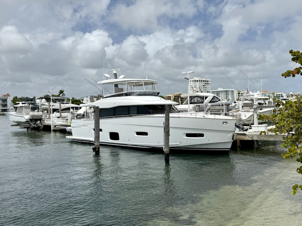 Azimut-Magellano 66 2020 -Coconut Grove-Florida-United States-6112775