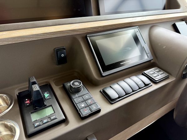 Azimut-Magellano 66 2020 -Coconut Grove-Florida-United States-6112710