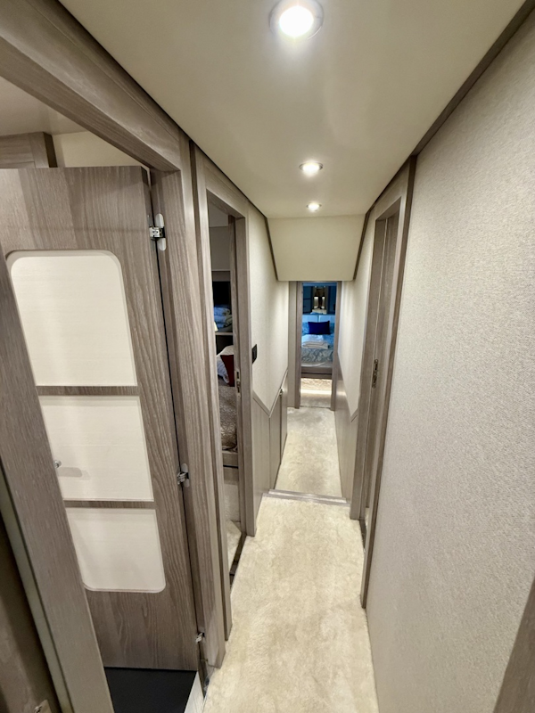 Azimut-Magellano 66 2020 -Coconut Grove-Florida-United States-6112745