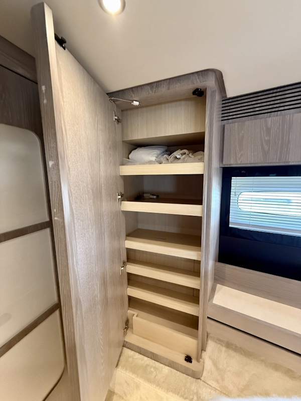 Azimut-Magellano 66 2020 -Coconut Grove-Florida-United States-6112740