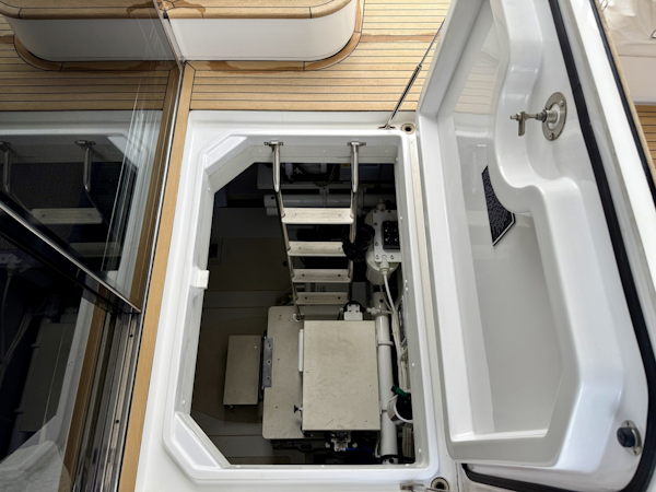 Azimut-Magellano 66 2020 -Coconut Grove-Florida-United States-6112755