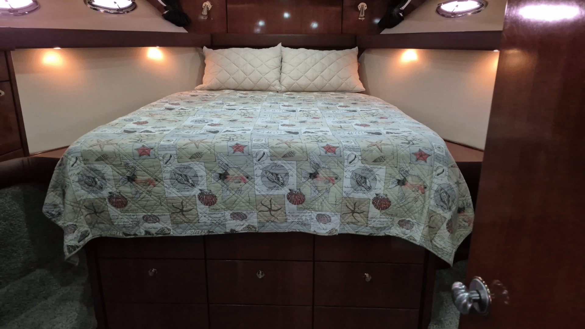 Meridian-490 Pilot House 2008-Dancyn Southport-North Carolina-United States-Owners Cabin-6112995 | Thumbnail