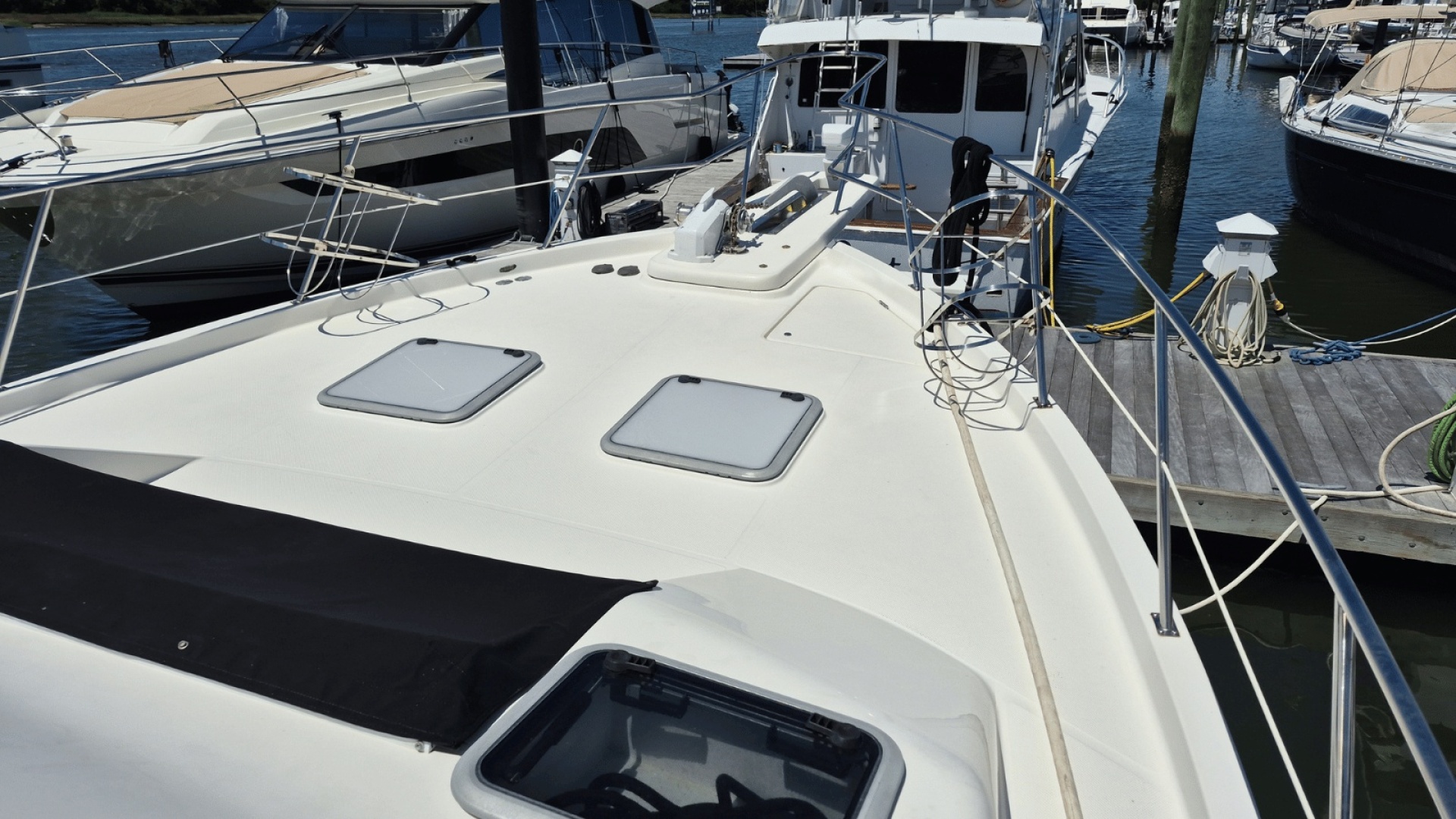 Meridian-490 Pilot House 2008-Dancyn Southport-North Carolina-United States-Forward Deck-6113010 | Thumbnail