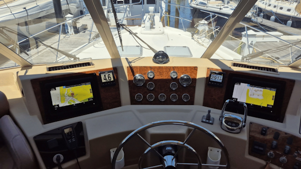 Meridian-490 Pilot House 2008-Dancyn Southport-North Carolina-United States-Pilot House Control Area-6113003
