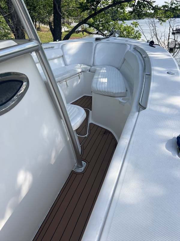 Sea Fox-286 Center Console 2012 -Grand Rivers-Kentucky-United States-Access to the bow area-6115288