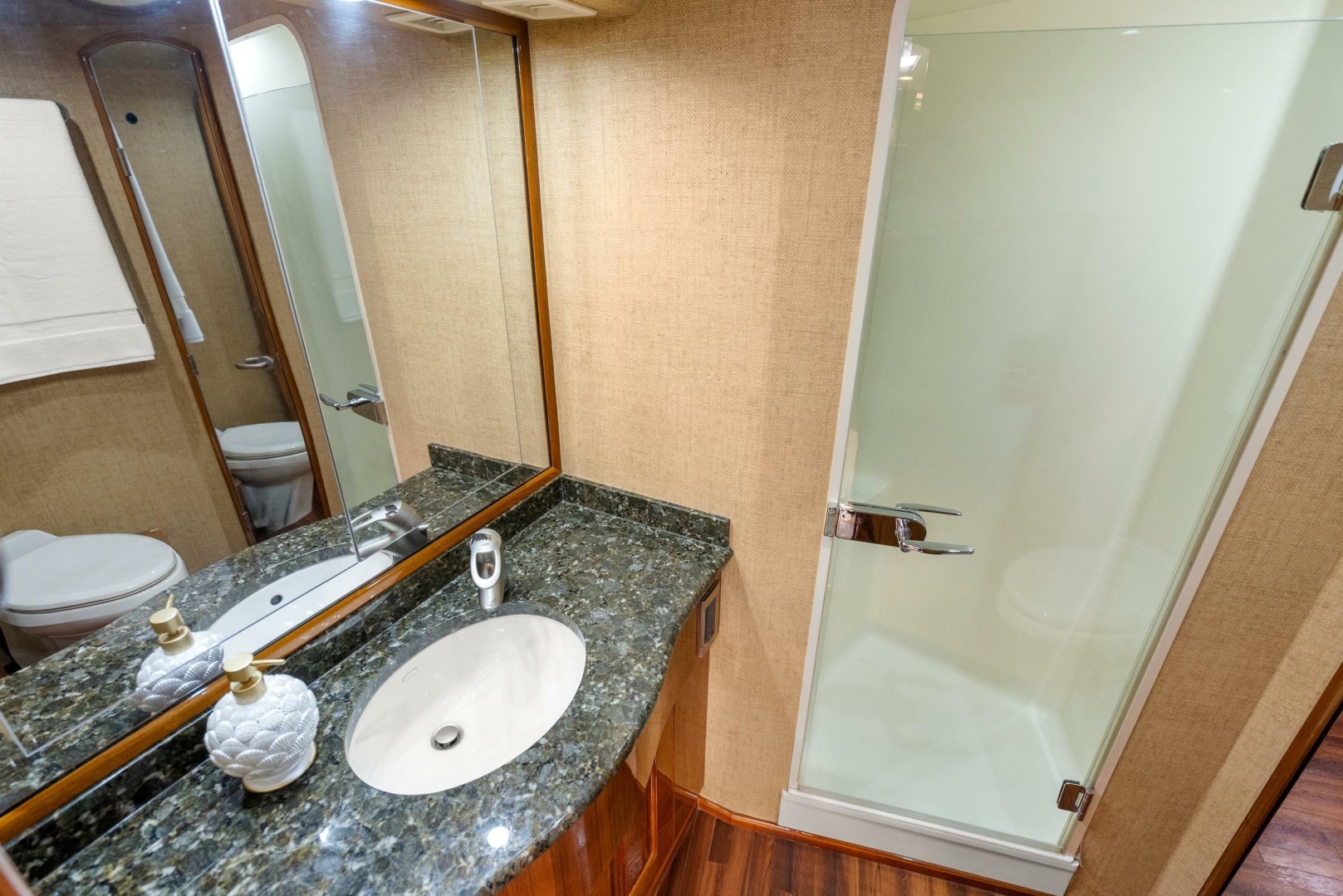 Viking-Enclosed Flybridge 2007-SALT THERAPY NEWPORT -Rhode Island-United States-Master Head-6115573 | Thumbnail