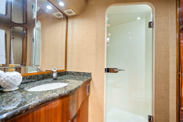 Viking-Enclosed Flybridge 2007-SALT THERAPY NEWPORT -Rhode Island-United States-Master Head-6115572