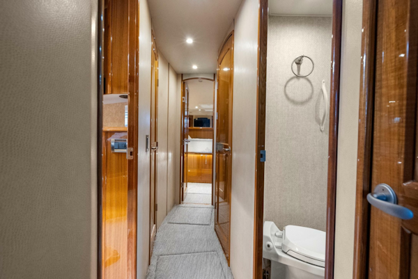 Viking-Enclosed Flybridge 2007-SALT THERAPY NEWPORT -Rhode Island-United States-Companionway-6115566