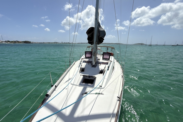 Bavaria-Vision 46 2013-Blur Simpson Bay-Sint Maarten (Dutch Part)-6116497