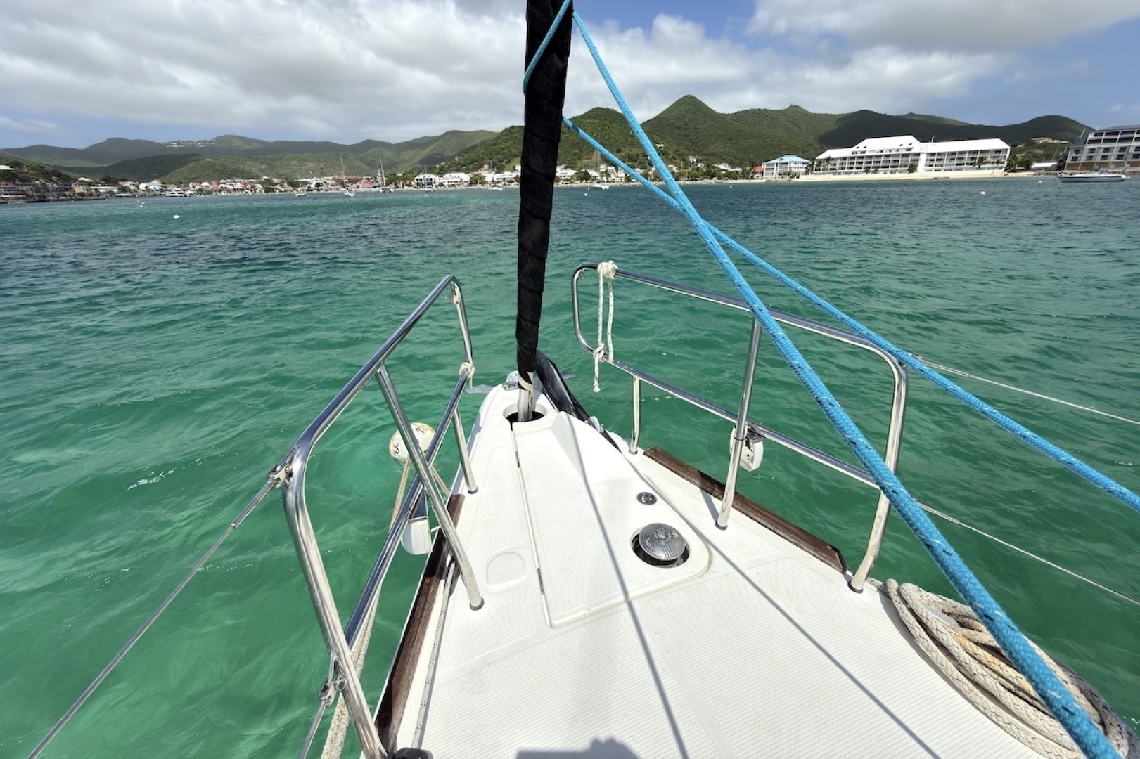 Bavaria-Vision 46 2013-Blur Simpson Bay-Sint Maarten (Dutch Part)-6116495 | Thumbnail