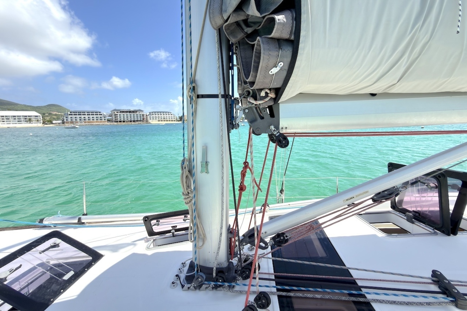 Bavaria-Vision 46 2013-Blur Simpson Bay-Sint Maarten (Dutch Part)-6116502 | Thumbnail
