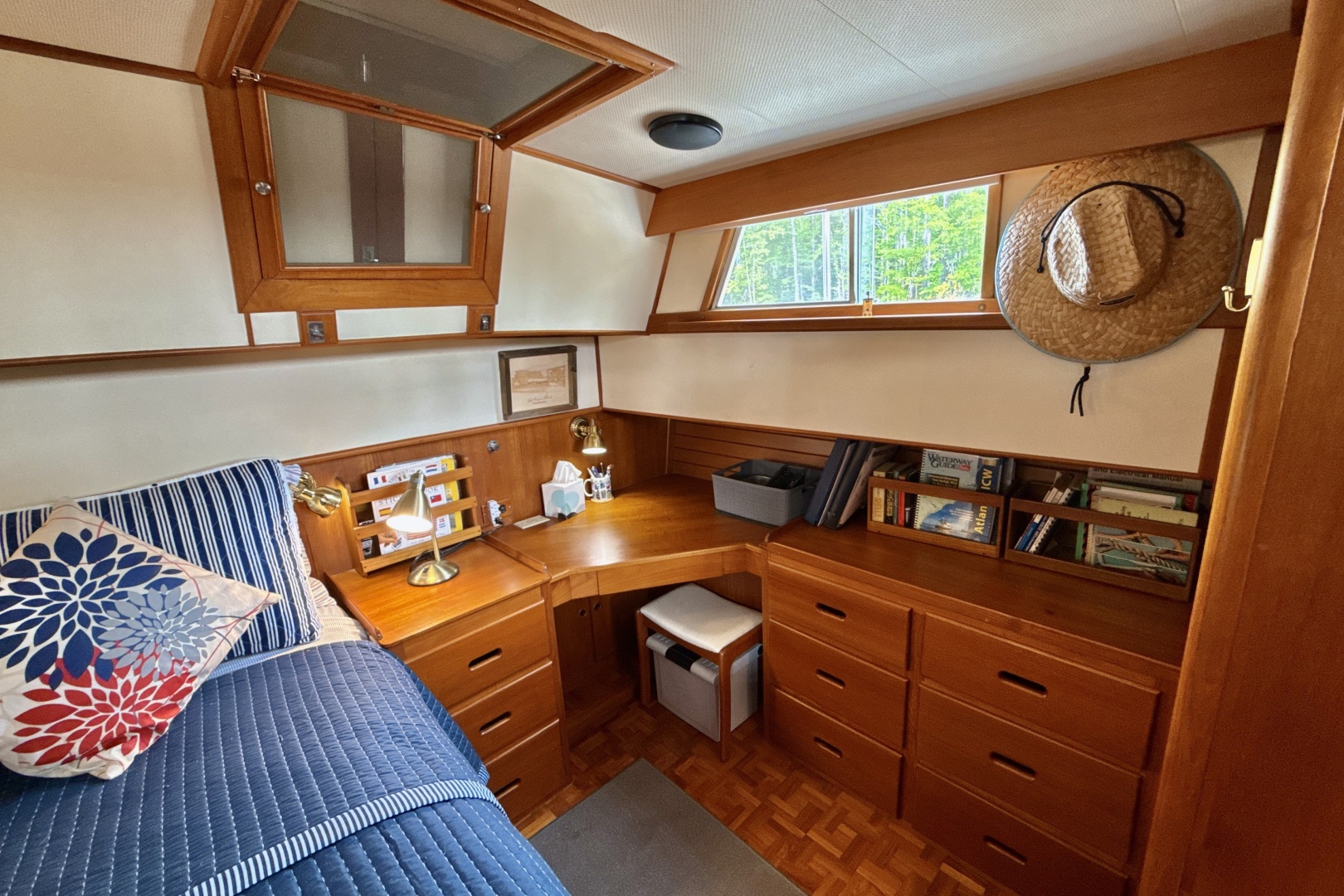 Grand Banks-Classic 1997-TUMBLEWEED Chesapeake-Virginia-United States-Aft Desk-6124253 | Thumbnail