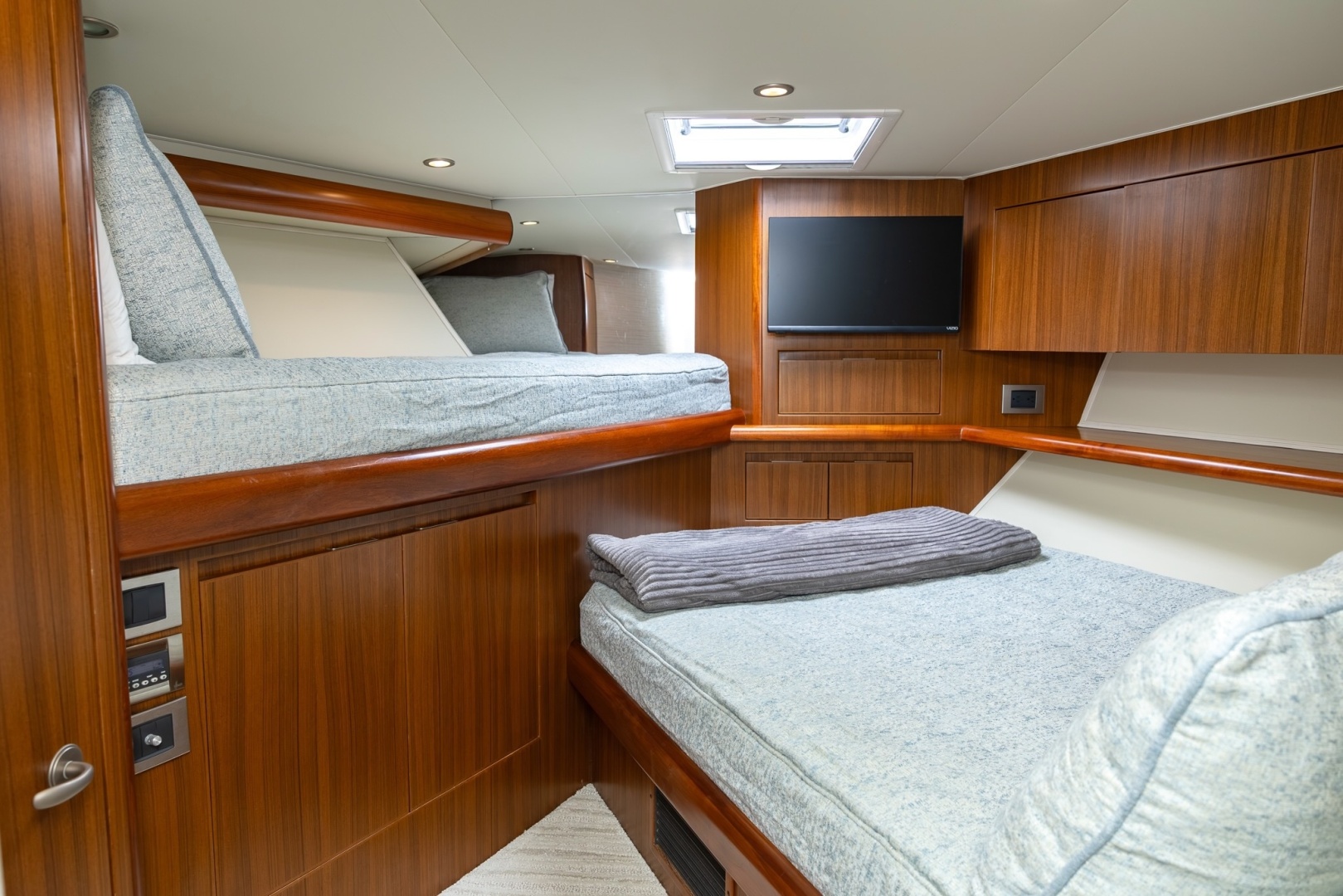 Viking-Convertible 2008-DEBS JEM North Palm Beach-Florida-United States-Viking 60 DEBS JEM  VIP Stateroom-6135951 | Thumbnail