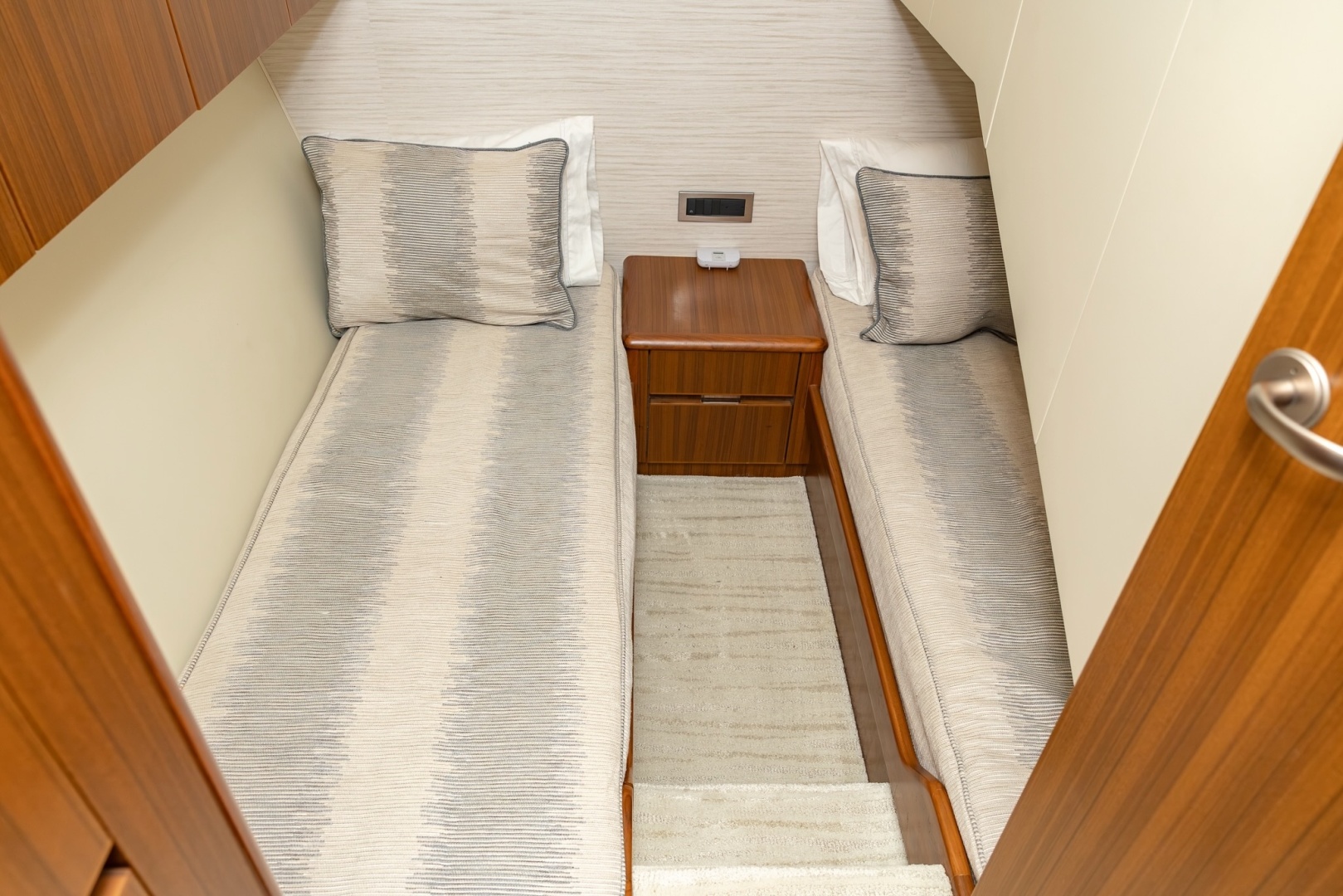 Viking-Convertible 2008-DEBS JEM North Palm Beach-Florida-United States-Viking 60 DEBS JEM  Guest Stateroom-6135948 | Thumbnail