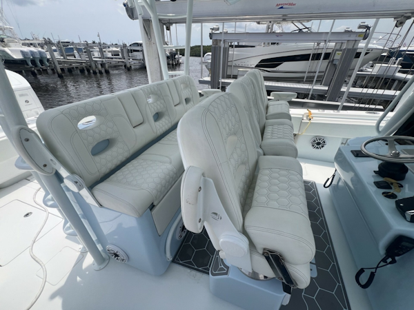 Contender-Center Console 2023-DAKOTA CRUDE Stuart-Florida-United States-Contender 44 DAKOTA CRUDE  Helm-6135656