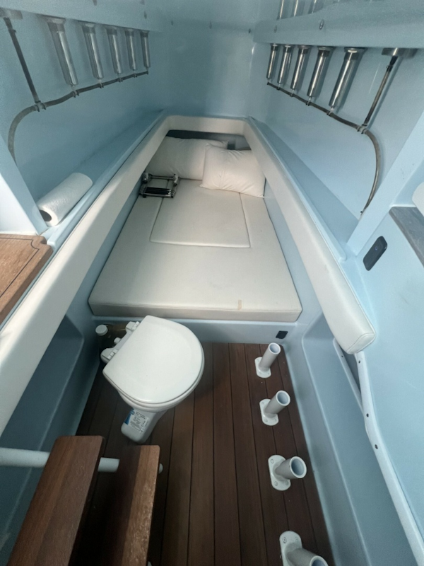 Contender-Center Console 2023-DAKOTA CRUDE Stuart-Florida-United States-Contender 44 DAKOTA CRUDE  Head-6135673