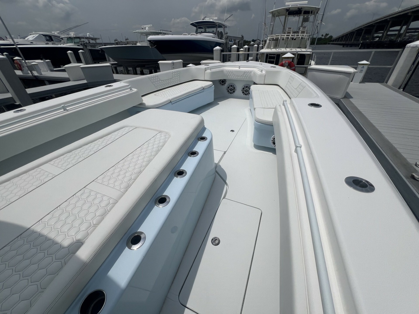 Contender-Center Console 2023-DAKOTA CRUDE Stuart-Florida-United States-Contender 44 DAKOTA CRUDE  Bow-6135660 | Thumbnail