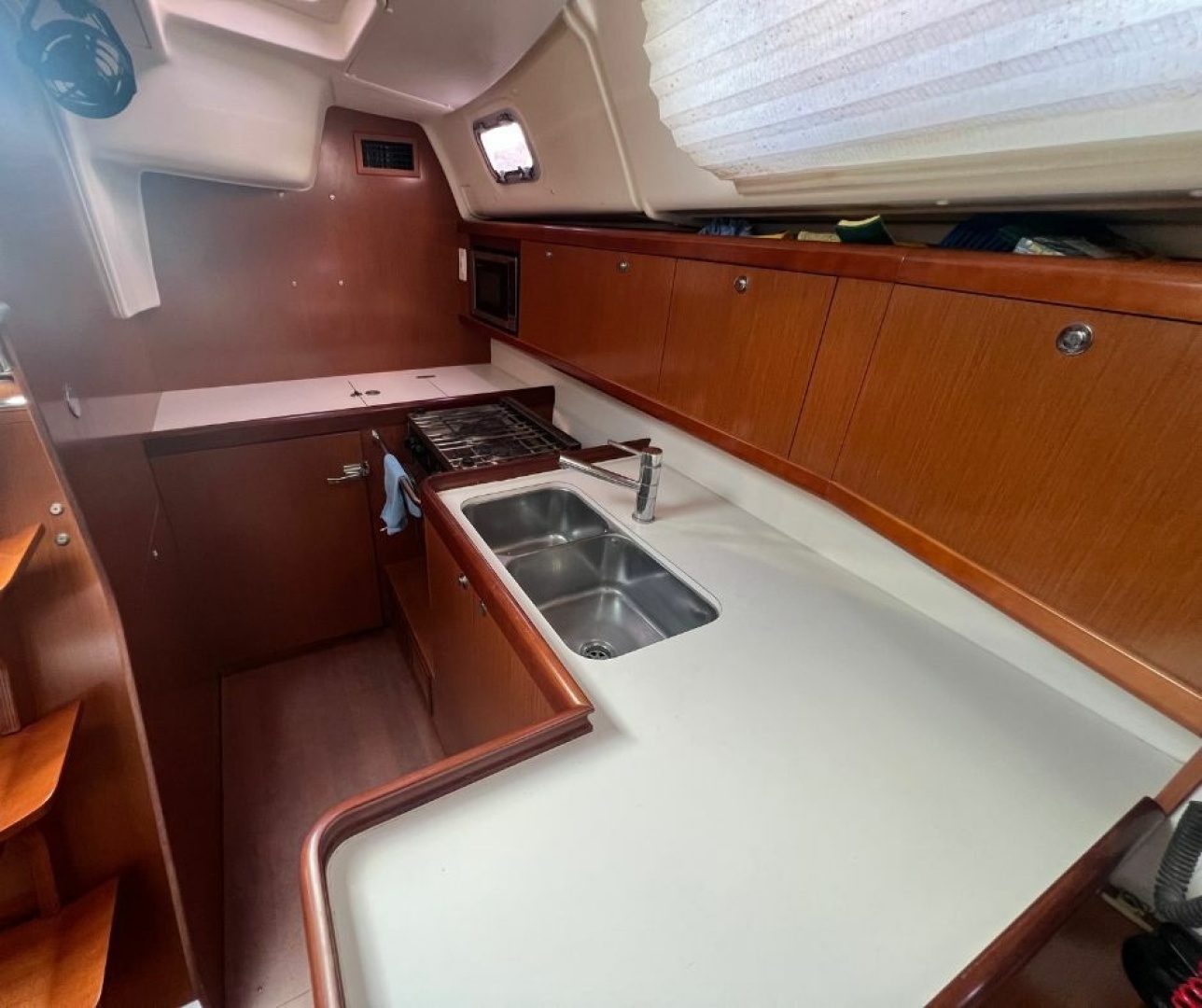 Beneteau-Oceanis 40 2011 -Grenada-6136069 | Thumbnail