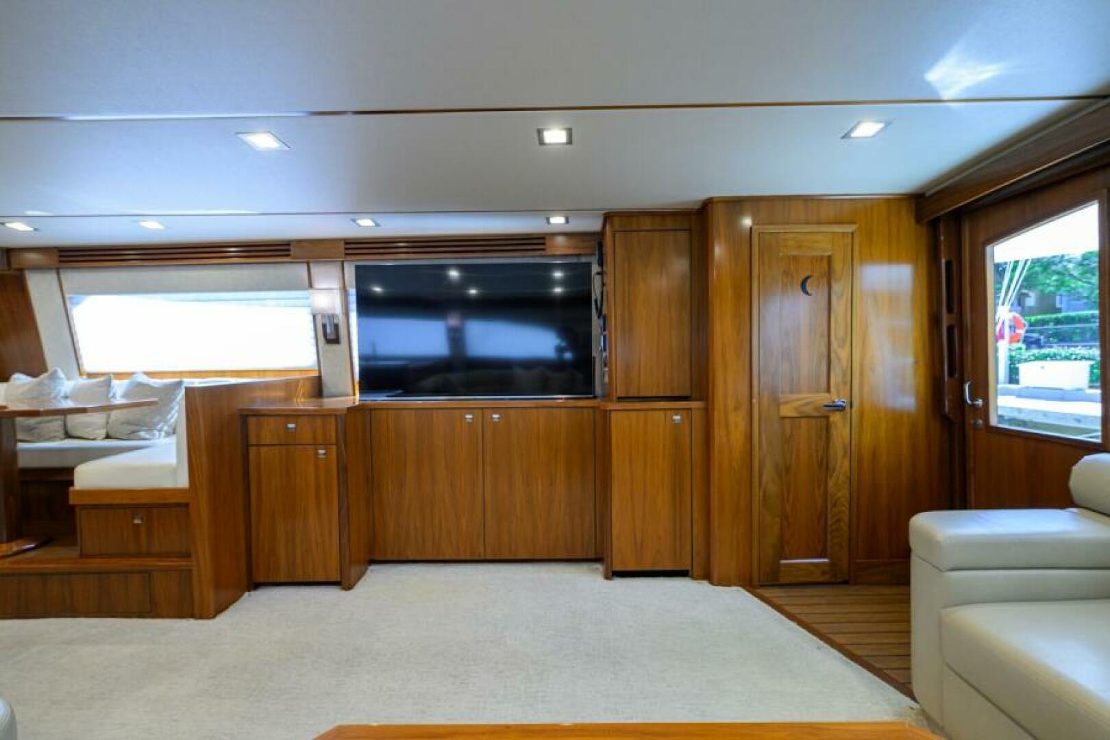 Viking-80 Convertible 2019-LAMPLIGHTER North Palm Beach-Florida-United States-Viking 80  LAMPLIGHTER  Salon-6141782 | Thumbnail