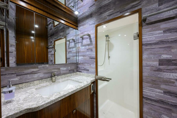 Viking-80 Convertible 2019-LAMPLIGHTER North Palm Beach-Florida-United States-Viking 80  LAMPLIGHTER  Forward Guest Head-6141806