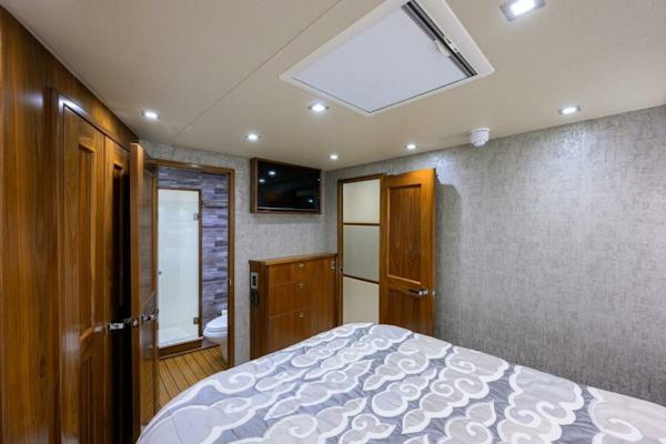Viking-80 Convertible 2019-LAMPLIGHTER North Palm Beach-Florida-United States-Viking 80  LAMPLIGHTER  Forward Guest Stateroom -6141805