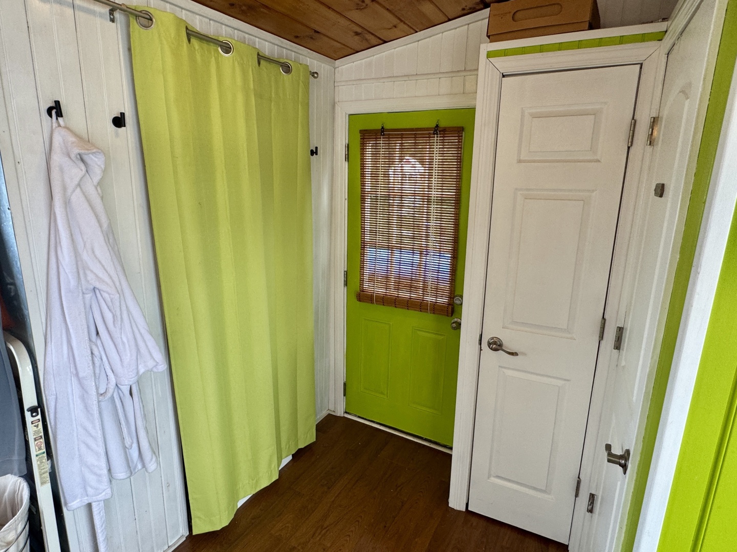 Custom-13 x 29 Floating Cabin Approx 377sqft 2008 -Norris Lake-Tennessee-United States-6145710 | Thumbnail