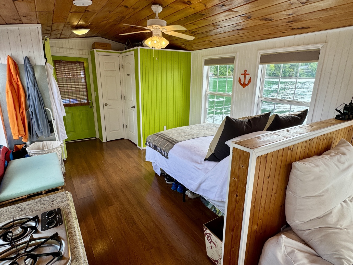 Custom-13 x 29 Floating Cabin Approx 377sqft 2008 -Norris Lake-Tennessee-United States-6145704 | Thumbnail