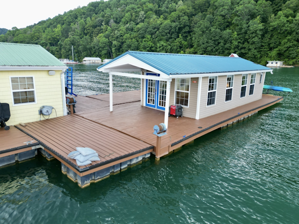 Custom-13 x 29 Floating Cabin Approx 377sqft 2008 -Norris Lake-Tennessee-United States-6145685