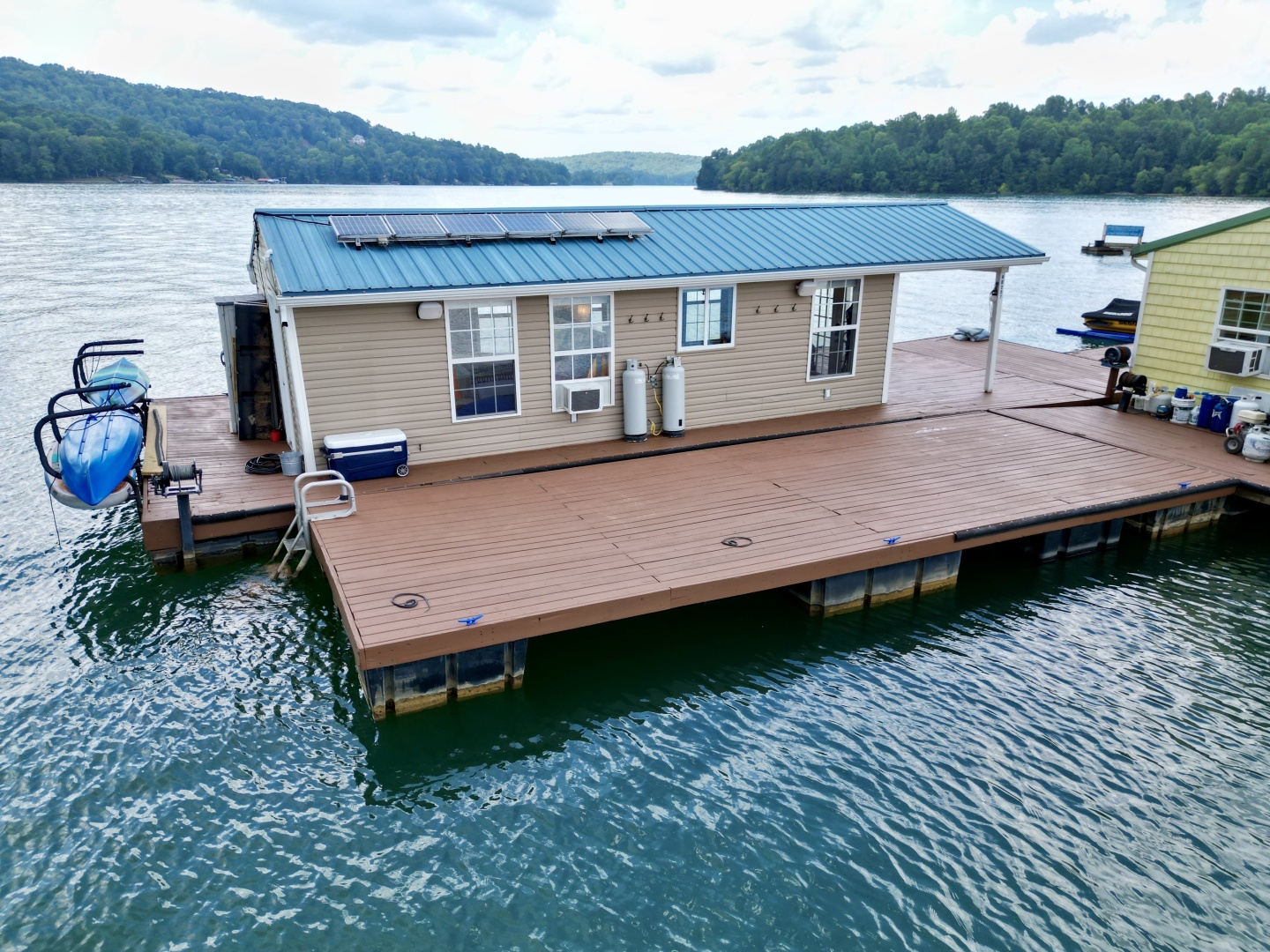 Custom-13 x 29 Floating Cabin Approx 377sqft 2008 -Norris Lake-Tennessee-United States-6145742 | Thumbnail