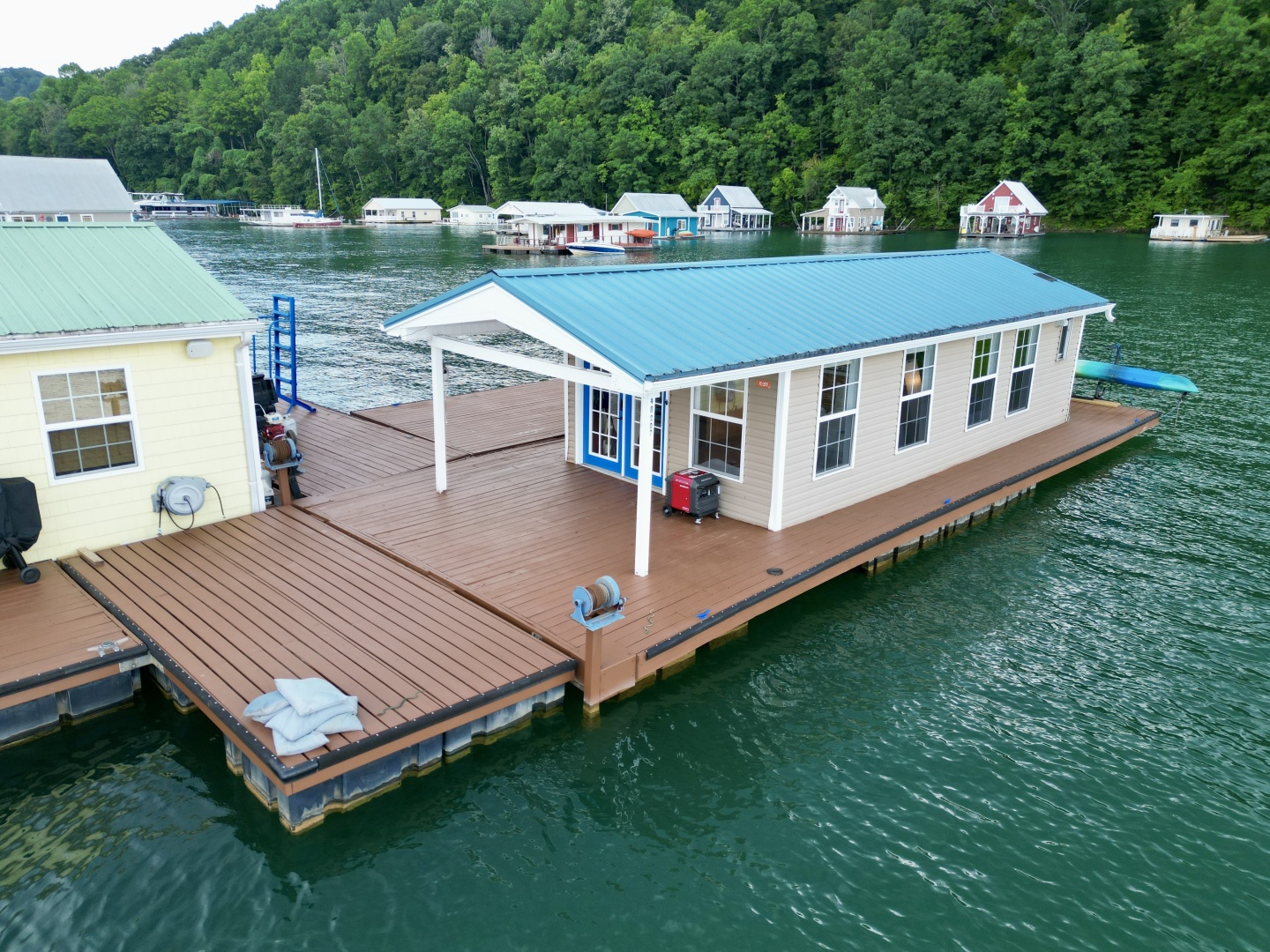Custom-13 x 29 Floating Cabin Approx 377sqft 2008 -Norris Lake-Tennessee-United States-6145741 | Thumbnail
