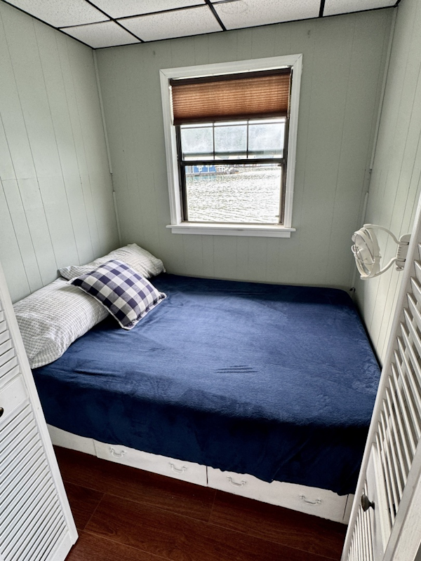 Custom-18 x 24 Off-Grid Floating Cabin Approx 385sqft 1978 -Norris Lake-Tennessee-United States-6145778