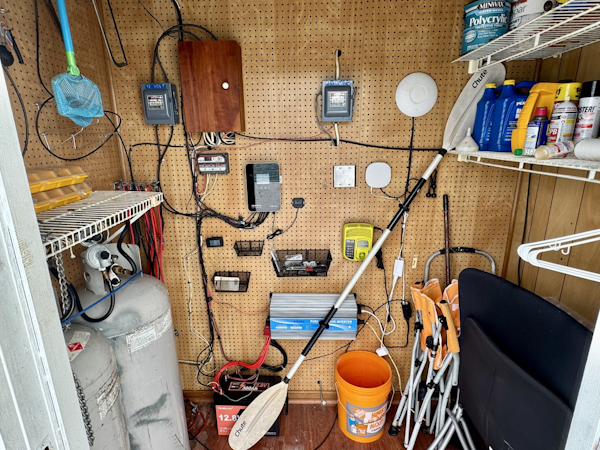 Custom-18 x 24 Off-Grid Floating Cabin Approx 385sqft 1978 -Norris Lake-Tennessee-United States-6145805