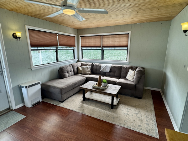 Custom-18 x 24 Off-Grid Floating Cabin Approx 385sqft 1978 -Norris Lake-Tennessee-United States-6145766