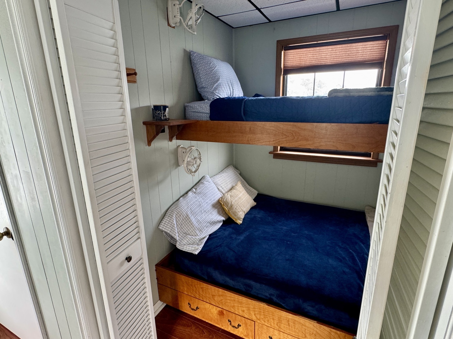Custom-18 x 24 Off-Grid Floating Cabin Approx 385sqft 1978 -Norris Lake-Tennessee-United States-6145770 | Thumbnail