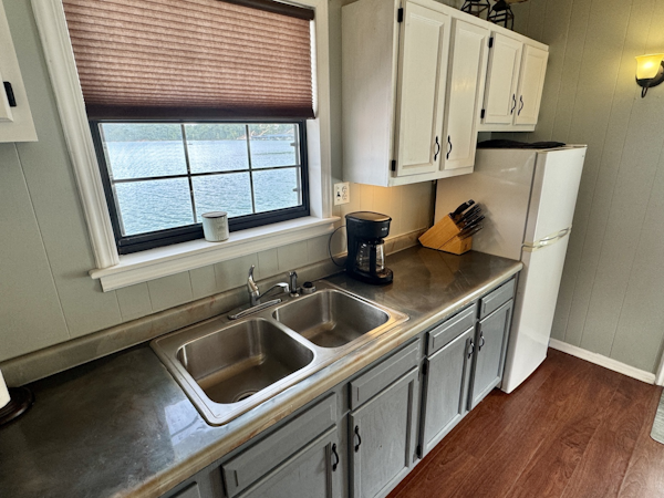 Custom-18 x 24 Off-Grid Floating Cabin Approx 385sqft 1978 -Norris Lake-Tennessee-United States-6145765