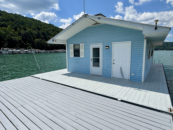 Custom-18 x 24 Off-Grid Floating Cabin Approx 385sqft 1978 -Norris Lake-Tennessee-United States-6145811